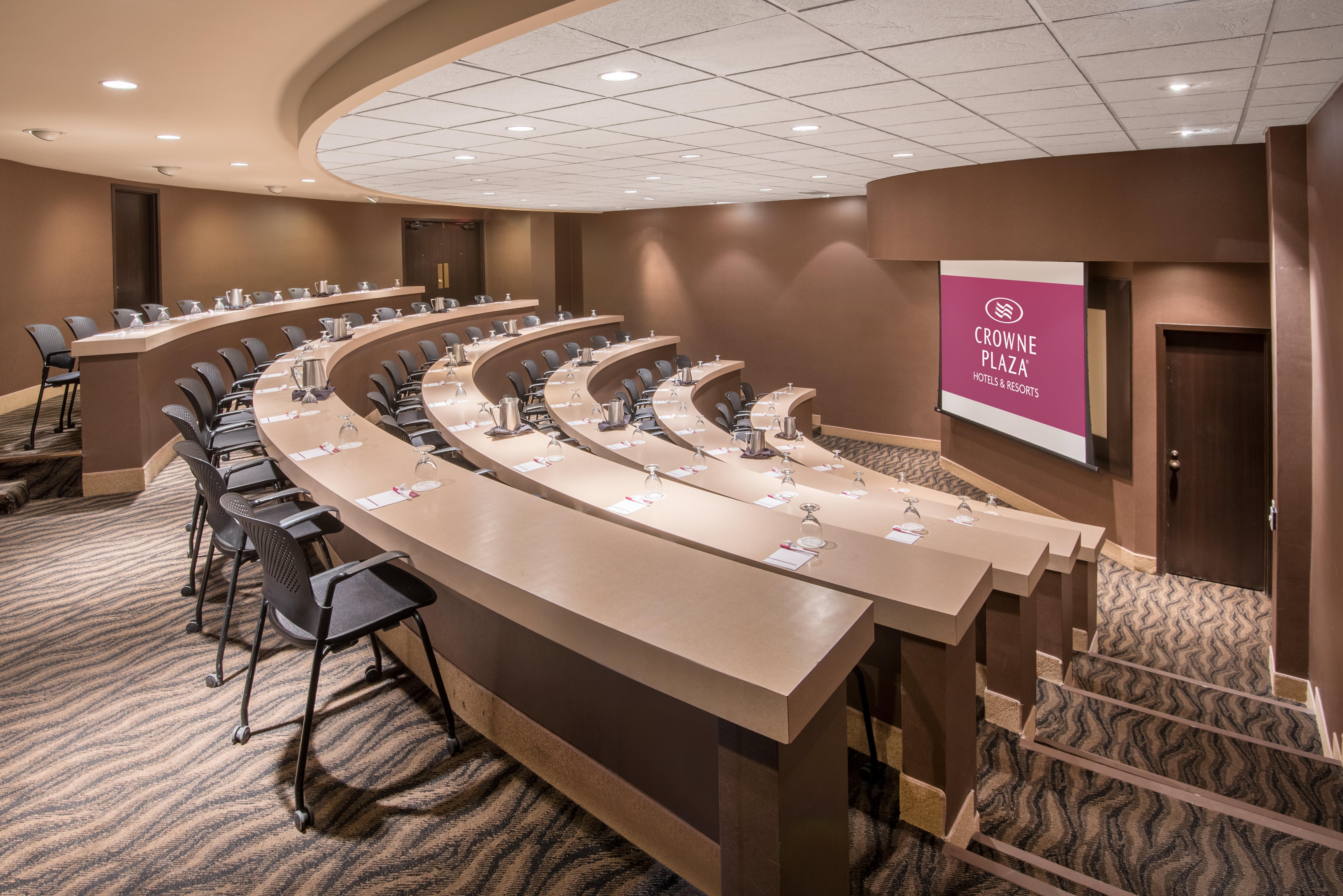 Crowne Plaza Indianapolis-Airport By Ihg Hotel Buitenkant foto
