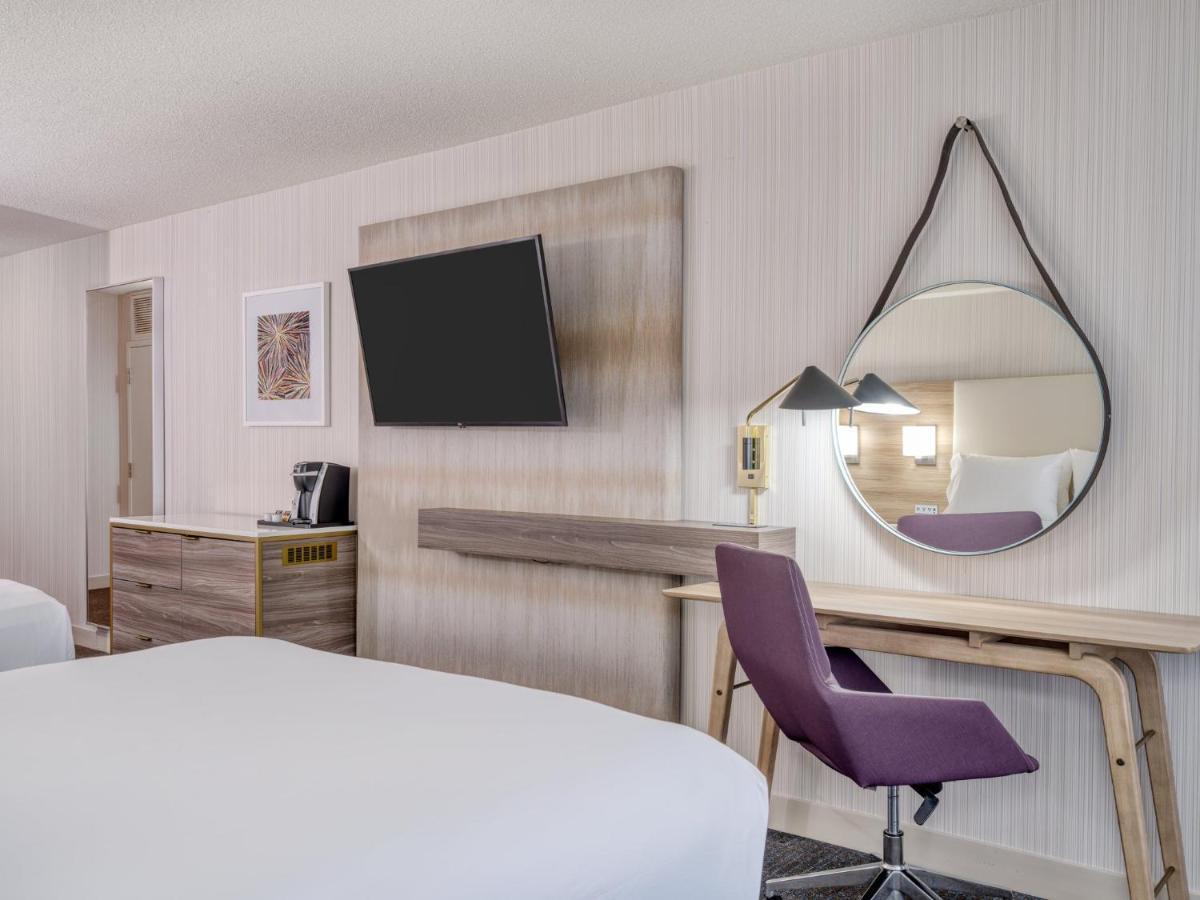 Crowne Plaza Indianapolis-Airport By Ihg Hotel Buitenkant foto