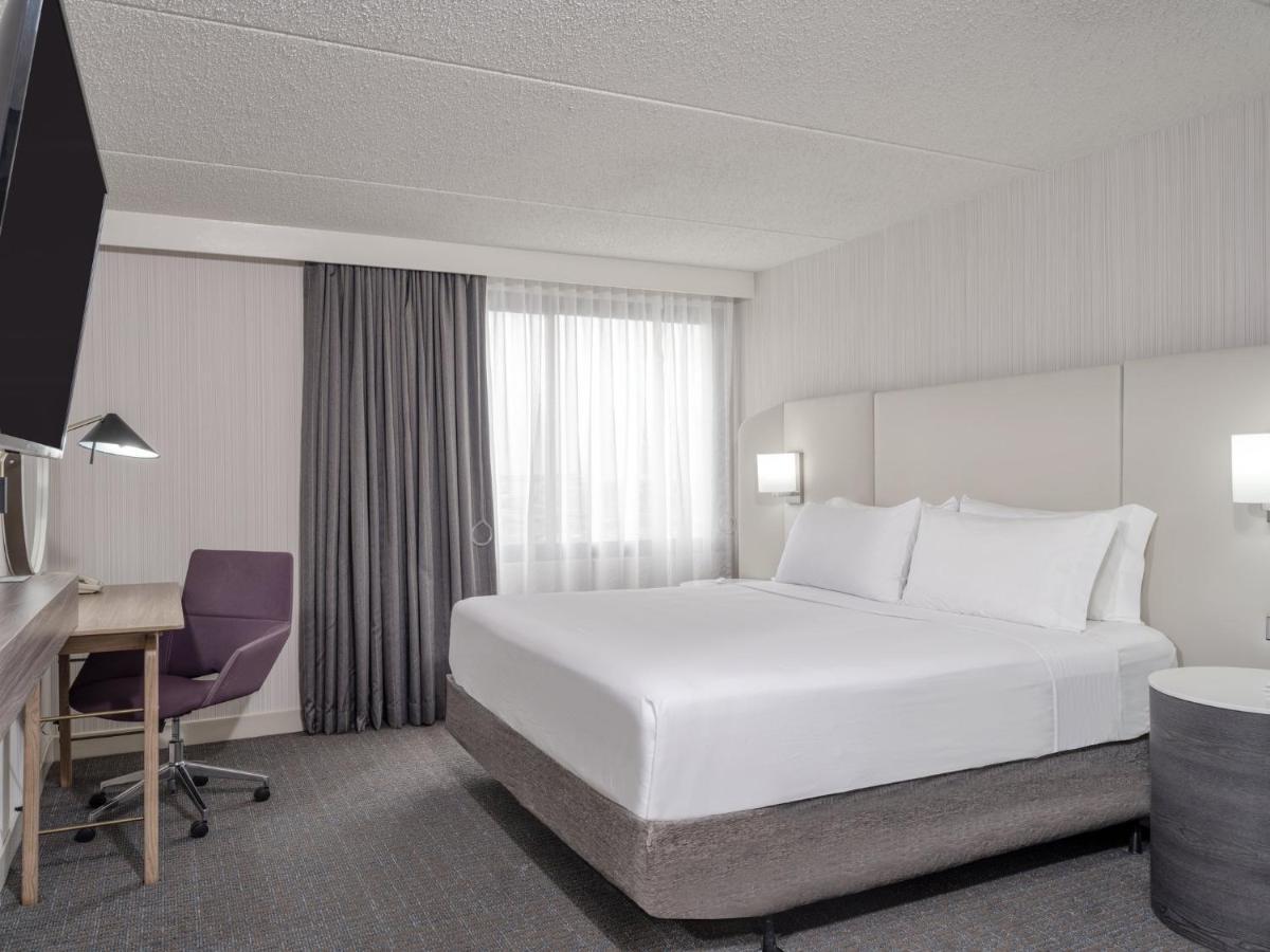 Crowne Plaza Indianapolis-Airport By Ihg Hotel Buitenkant foto