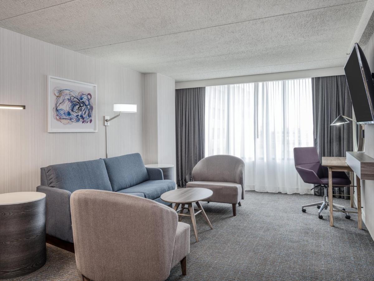 Crowne Plaza Indianapolis-Airport By Ihg Hotel Buitenkant foto