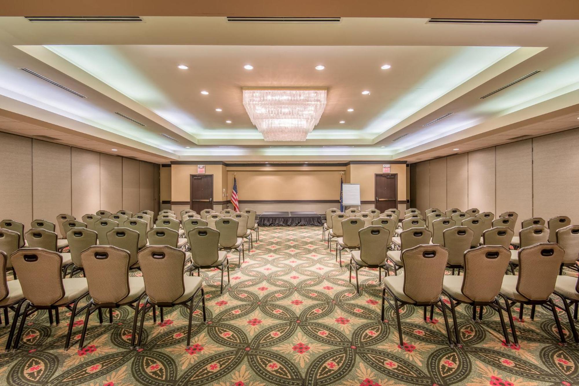 Crowne Plaza Indianapolis-Airport By Ihg Hotel Buitenkant foto